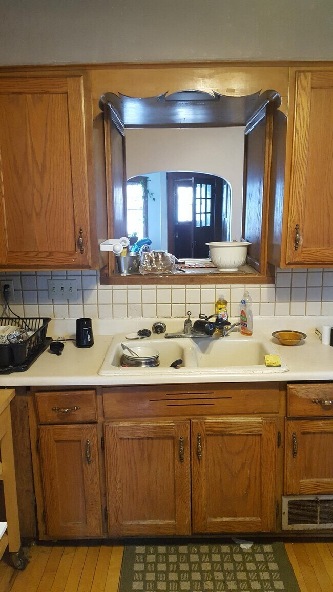 Foto del edificio - 3129 N Bartlett Ave