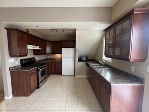 Building Photo - 152 Wesley St