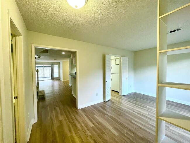 Foto del edificio - 7856 Kendalia Dr