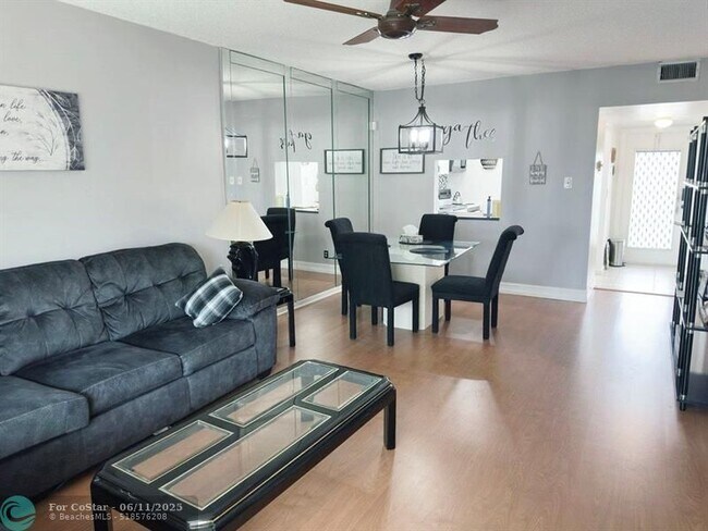 Foto del edificio - 7505 NW 5th Pl