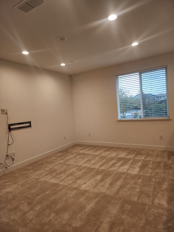 Building Photo - 337 W Phelps Dr