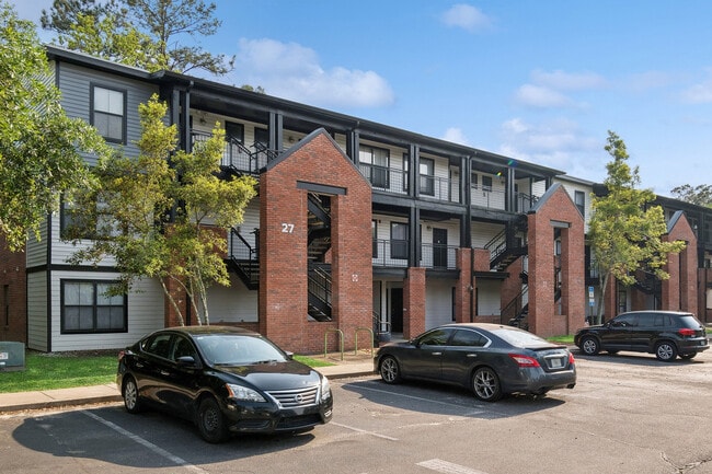 Building Photo - Townhomes at TSC