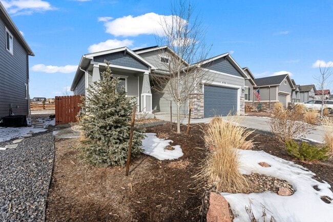 Building Photo - Beautifully Updated 4-Bedroom Home with Op...
