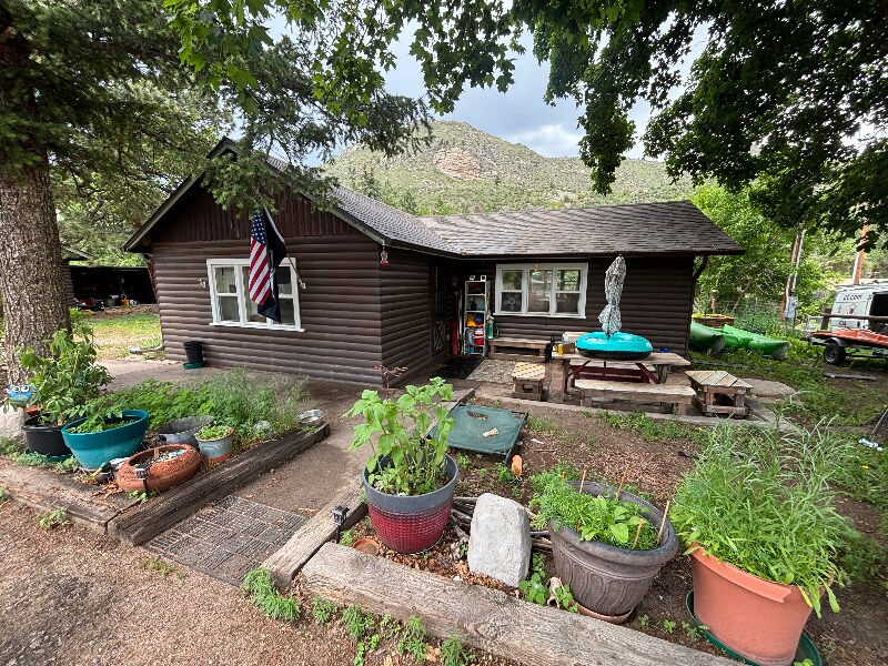 Foto principal - 9996 Poudre Canyon Rd