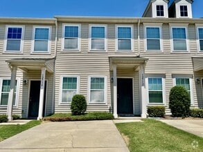 Building Photo - 12712 Persimmon Tree Dr