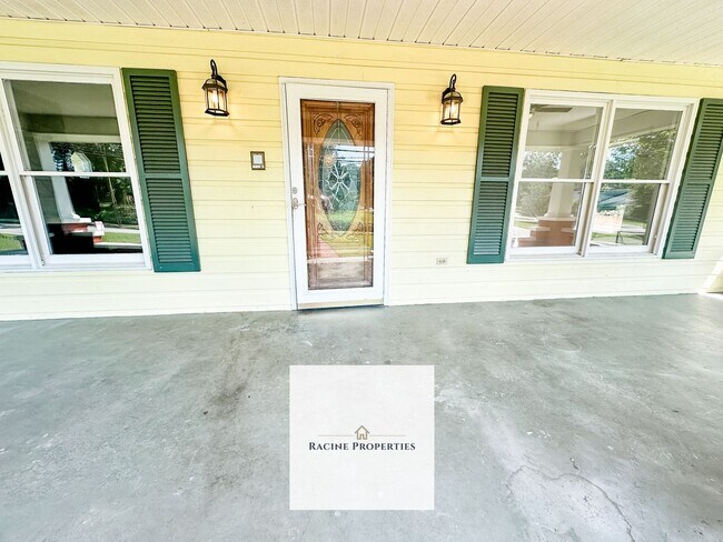 Foto del edificio - Spacious 4-bedroom Home in Woodruff