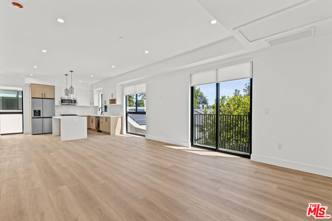 Foto principal - 5839 Kester Ave