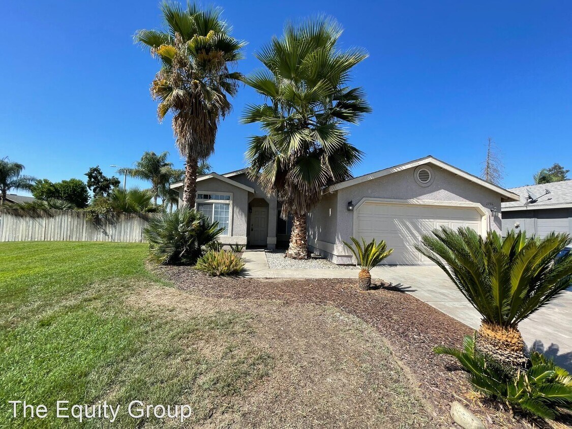 4 br, 2 bath House 2156 Dandelion Ave