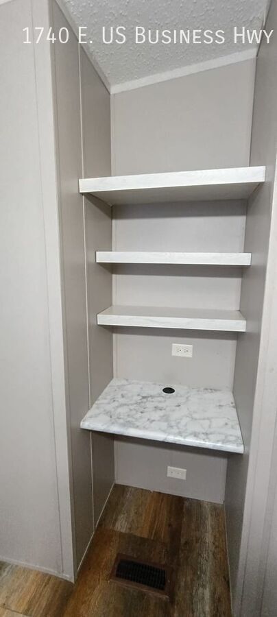 Foto del edificio - 1740 E US Business Hwy