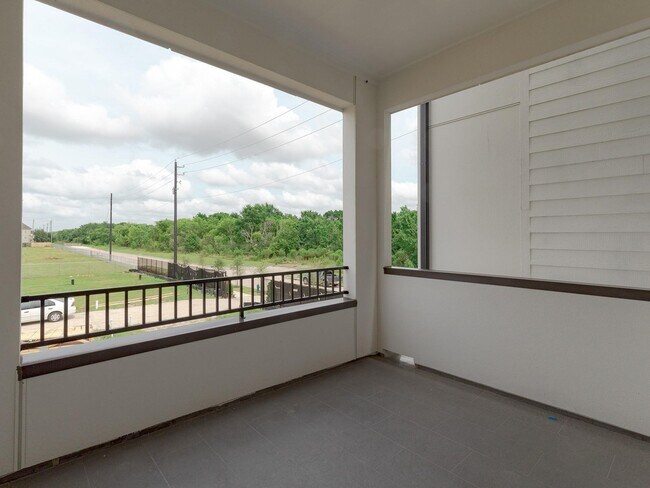 Building Photo - 2808 Grand Fountains Dr