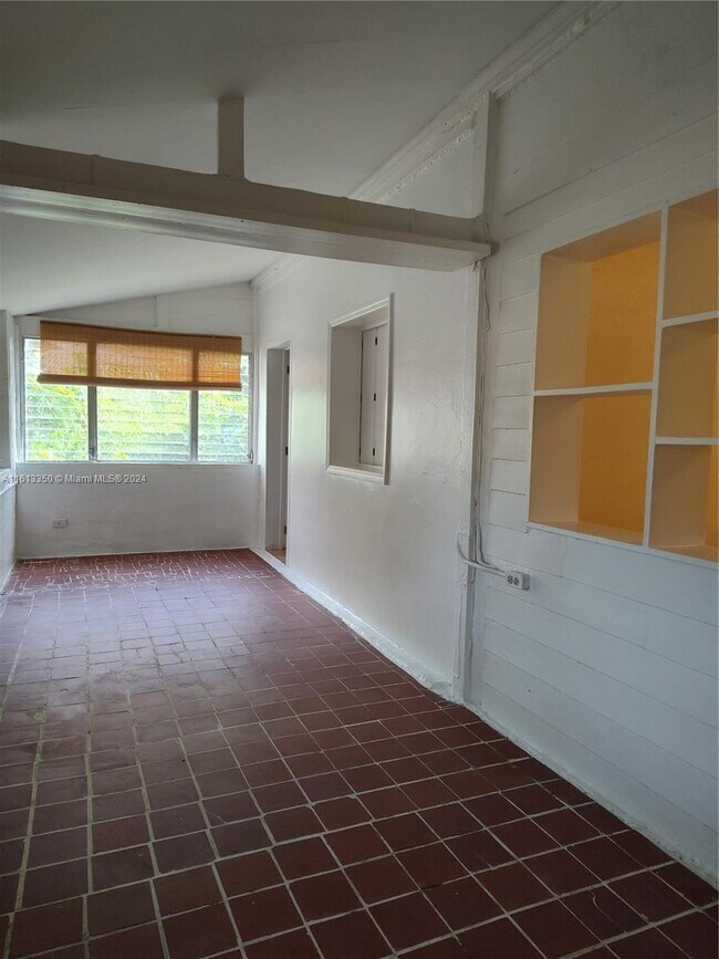 Building Photo - 11342 Peachtree Dr