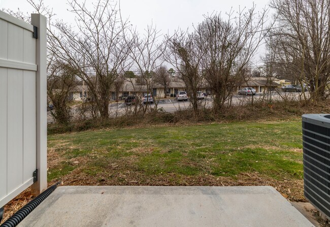 Foto del edificio - 924 Warrior Hill Dr