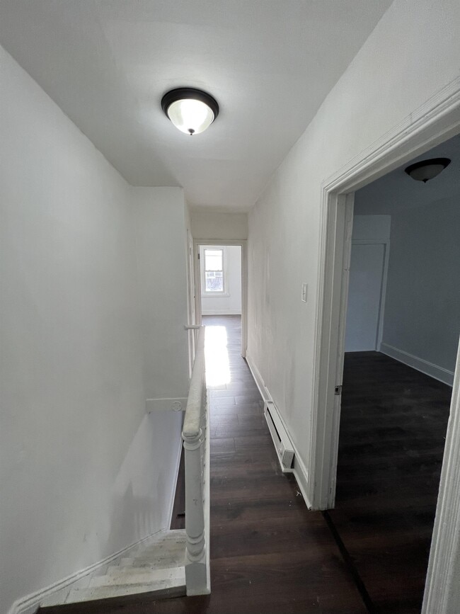 Building Photo - 1855 E Lippincott St