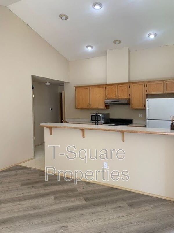 Building Photo - 303 83rd Dr SE