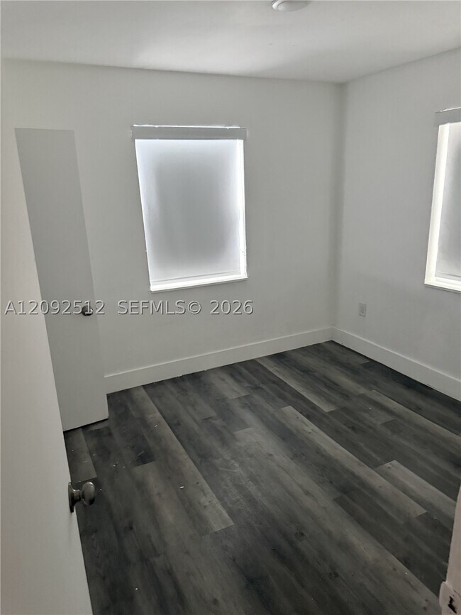 Foto del edificio - 1864 NW 88th St