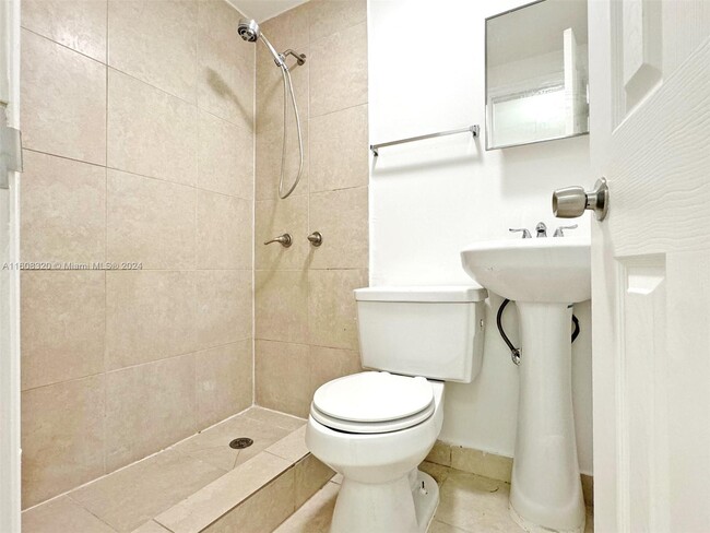 Foto del edificio - 5835 SW 4th St