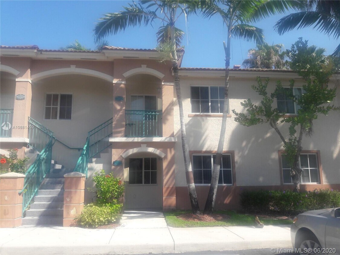 Foto principal - 1301 SE 28th Ln