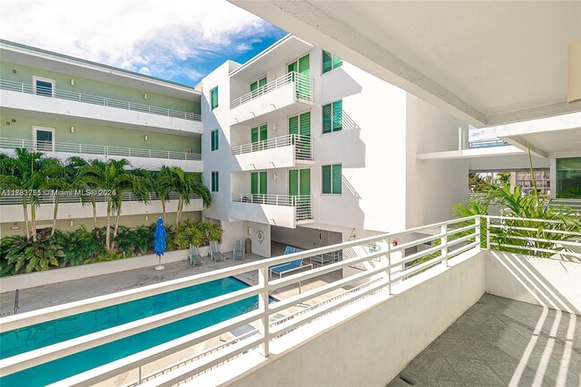 Foto del edificio - 7800 Collins Ave