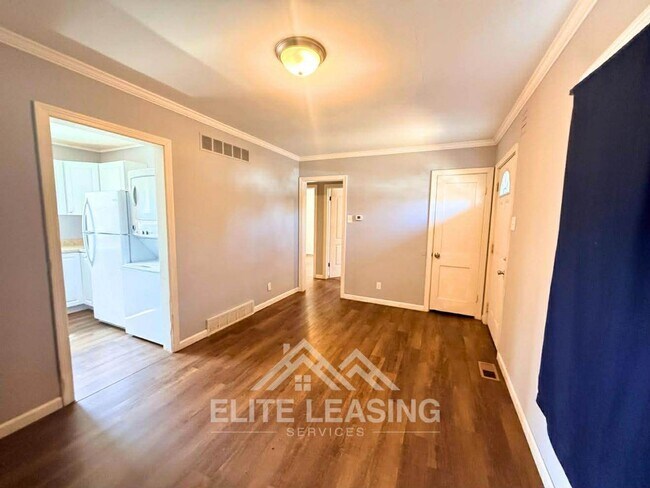 Foto del edificio - 2 Bedroom Home with Fenced Yard