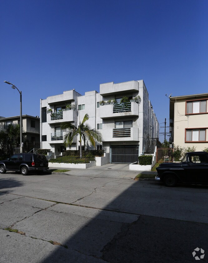 Foto principal - 811 S Gramercy Pl