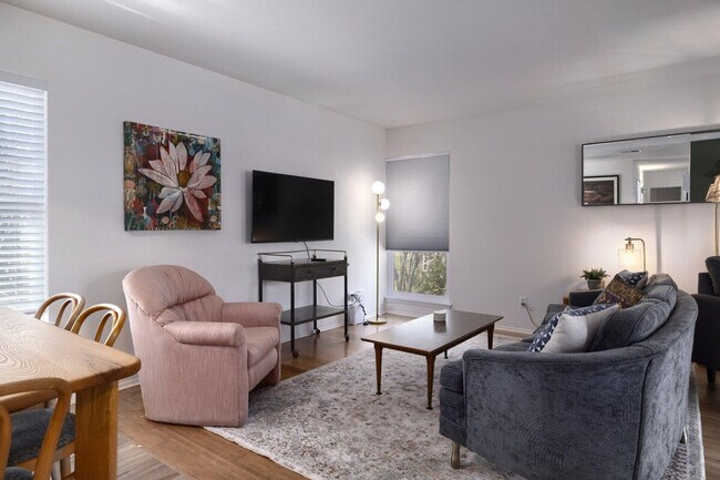 Foto del edificio - 2806 Rae Dell Ave