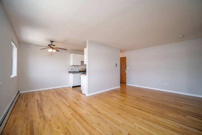 Foto del edificio - 5450 N Winthrop Ave