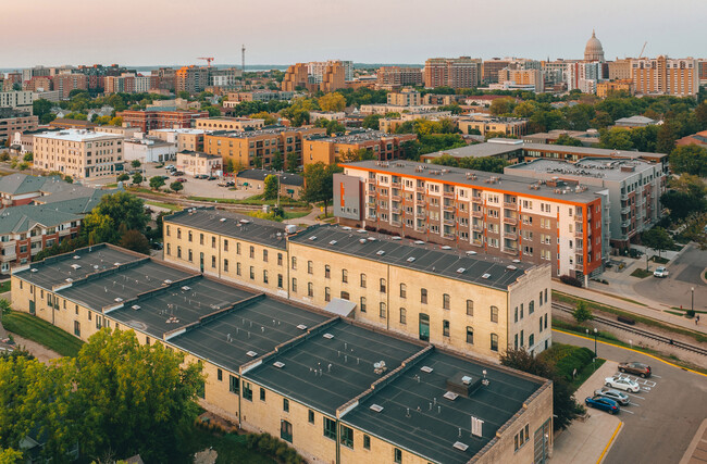 Foto del edificio - Tobacco Lofts at the Yards