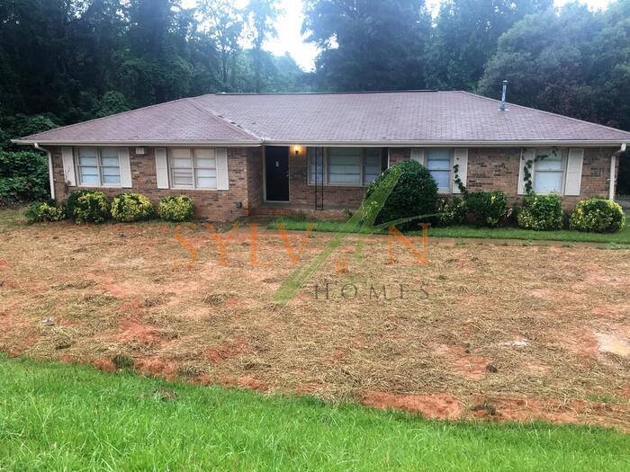 Foto principal - 2210 Fairburn Rd