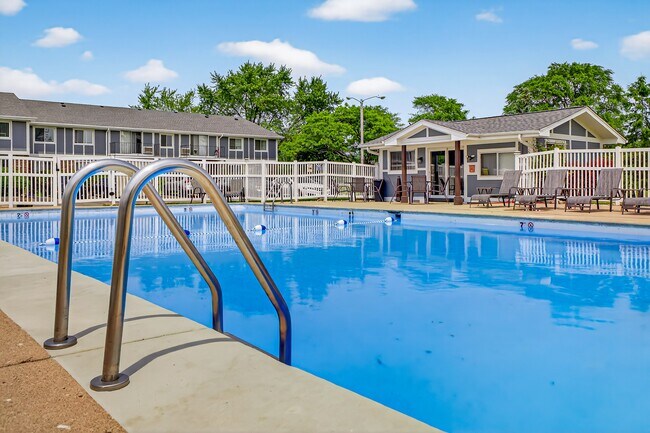 Foto del edificio - Camelot Apartments