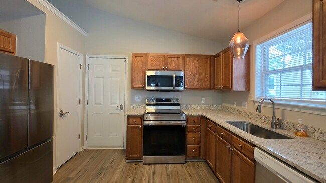Foto del edificio - 920 Silvercrest Dr