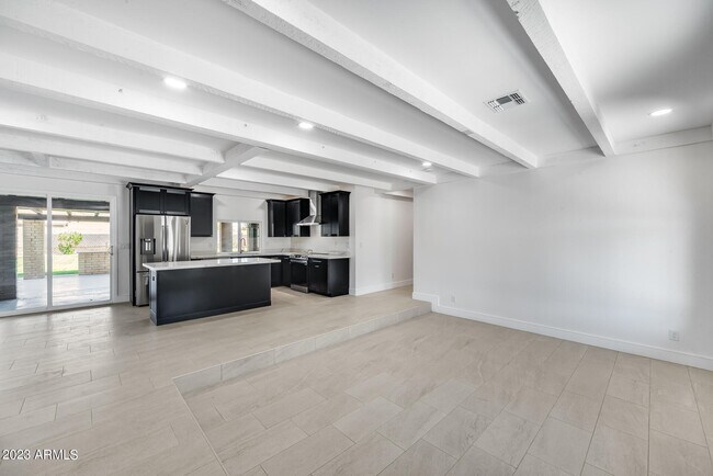 Building Photo - 5016 W Tierra Buena Ln