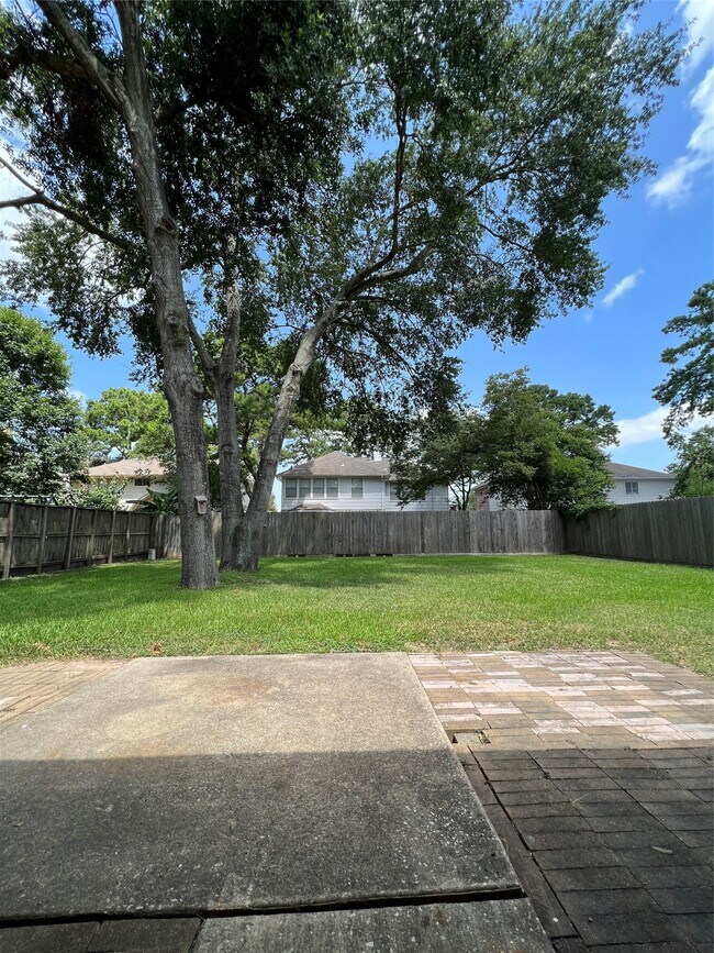 Foto del edificio - 14614 Cypress Falls Dr