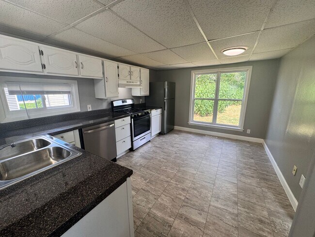 Building Photo - 1717 12th St