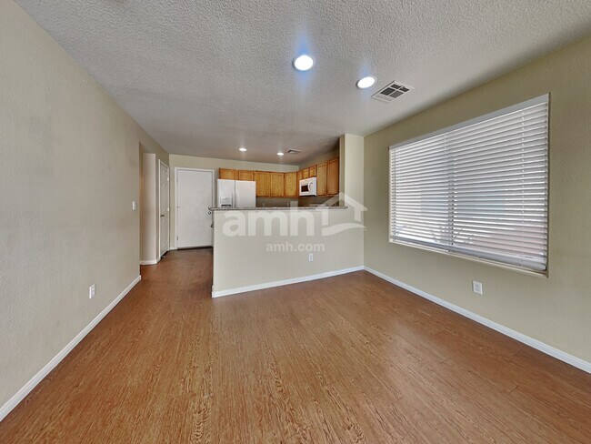 Foto del edificio - 8350 Fort Hallock Ave
