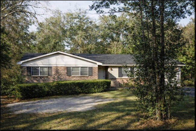 Building Photo - 1254 Lake Cir Dr W
