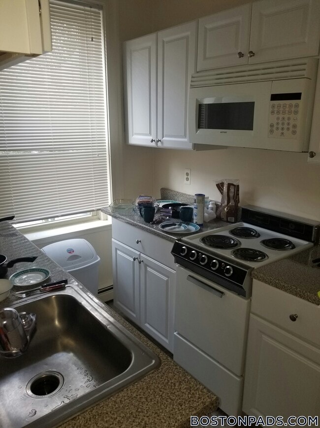 Building Photo - 15 Colborne Rd