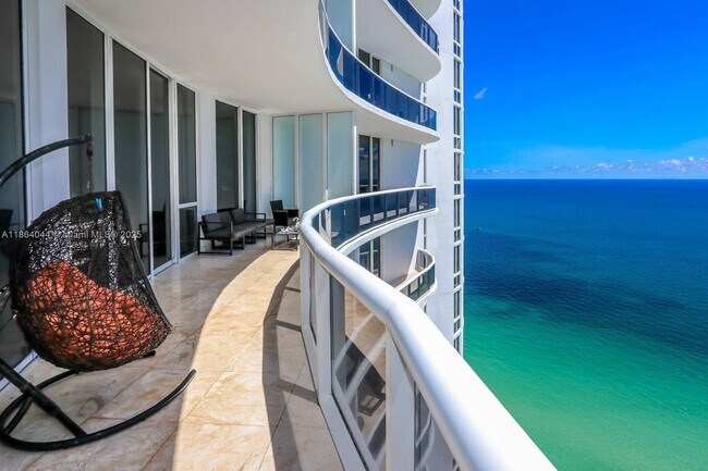 Building Photo - 15901 Collins Ave