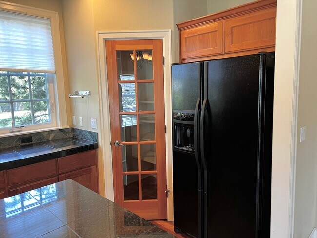 Building Photo - 2 Bed, 2 Bath Rental Close to Mt. Bachelor!