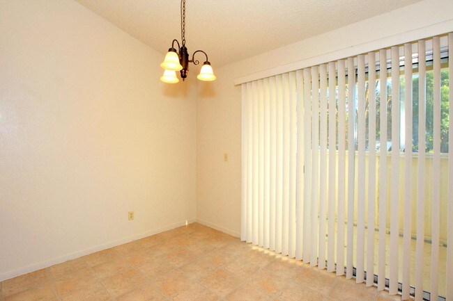 Foto del edificio - Bear Creek Park & Creekside Apartments