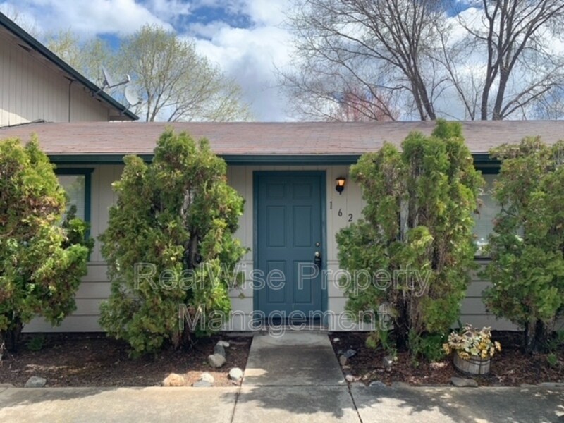 162 Southridge Way, Grants Pass, OR 97527 Townhome Rentals in Grants