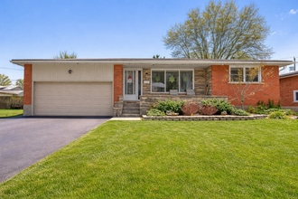 Building Photo - 7 Martha Ct