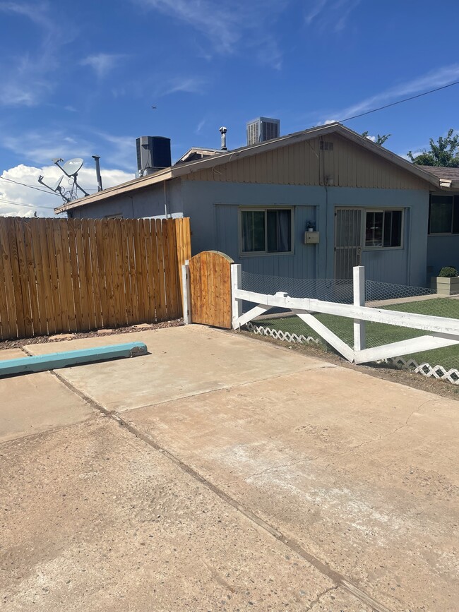 Building Photo - 1327 Tapia Blvd SW