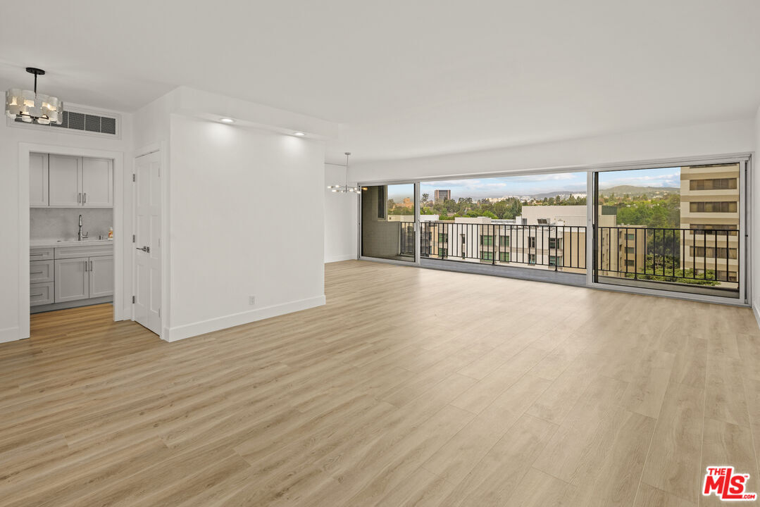 Foto principal - 10450 Wilshire Blvd