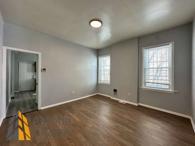 Building Photo - 3 Bedroom End Unit near Coppin State with Fenced Yard