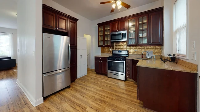 Kitchen - 439 Park Rd NW