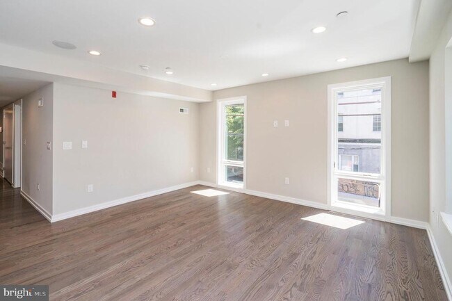 Foto del edificio - 1701 Bainbridge St