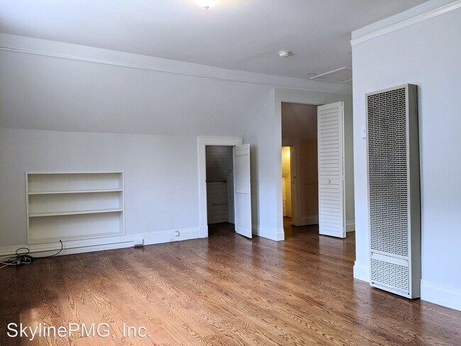 Building Photo - 465-471 Corbett Ave