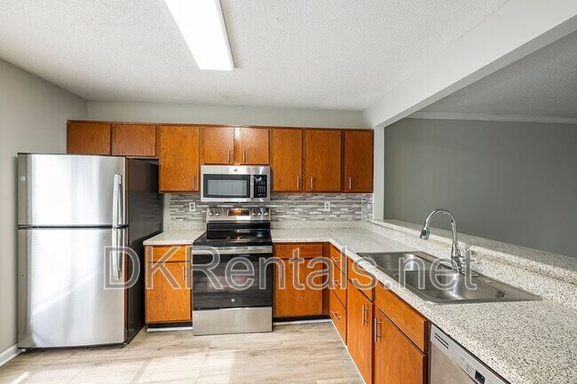 Foto del edificio - 3538 Kennesaw Station Dr