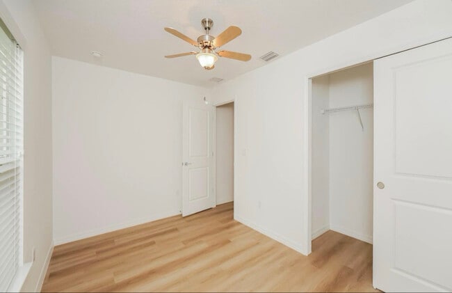 Building Photo - 22 Kaywood Pl