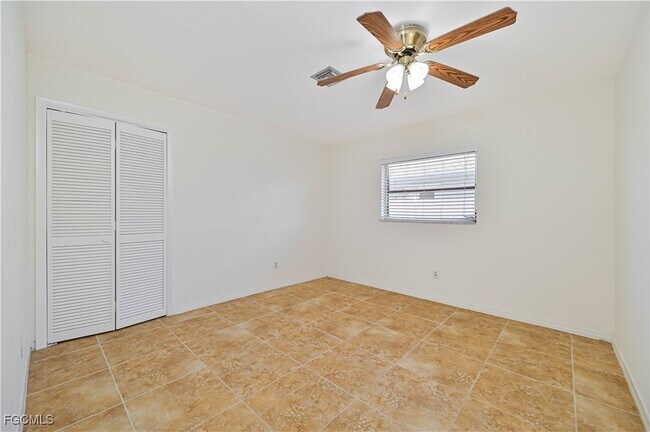 Foto del edificio - 759 96th Ave N